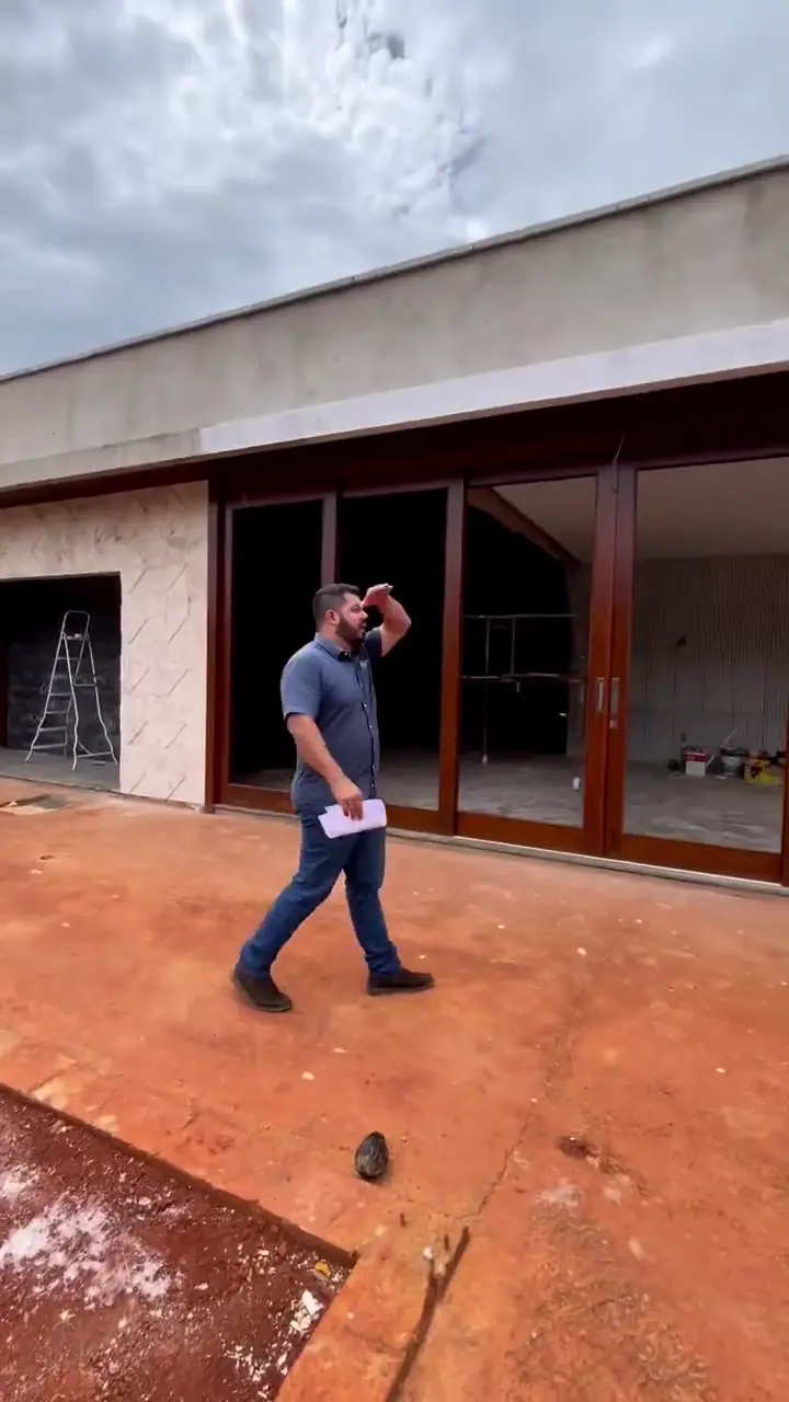 Obra em andamento, estrutura e esquadrias